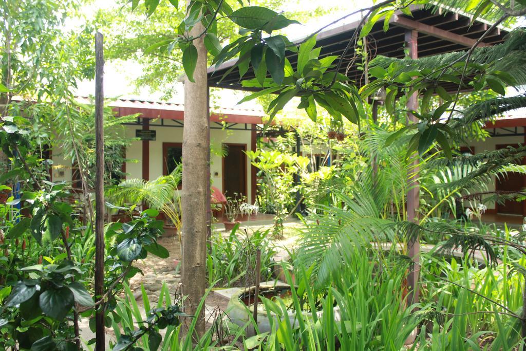 Zana Beach Guesthouse 시아누크빌 외부 사진